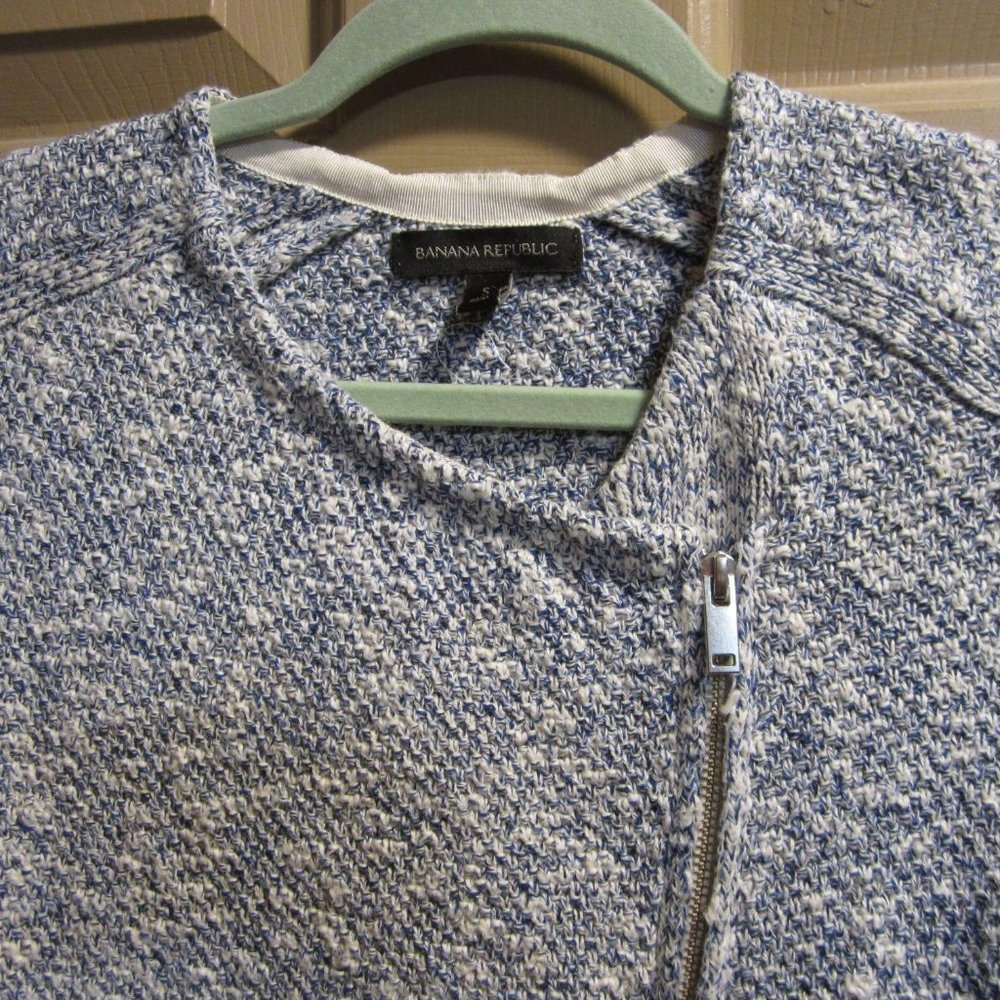 Banana Republic off set zip sweater S